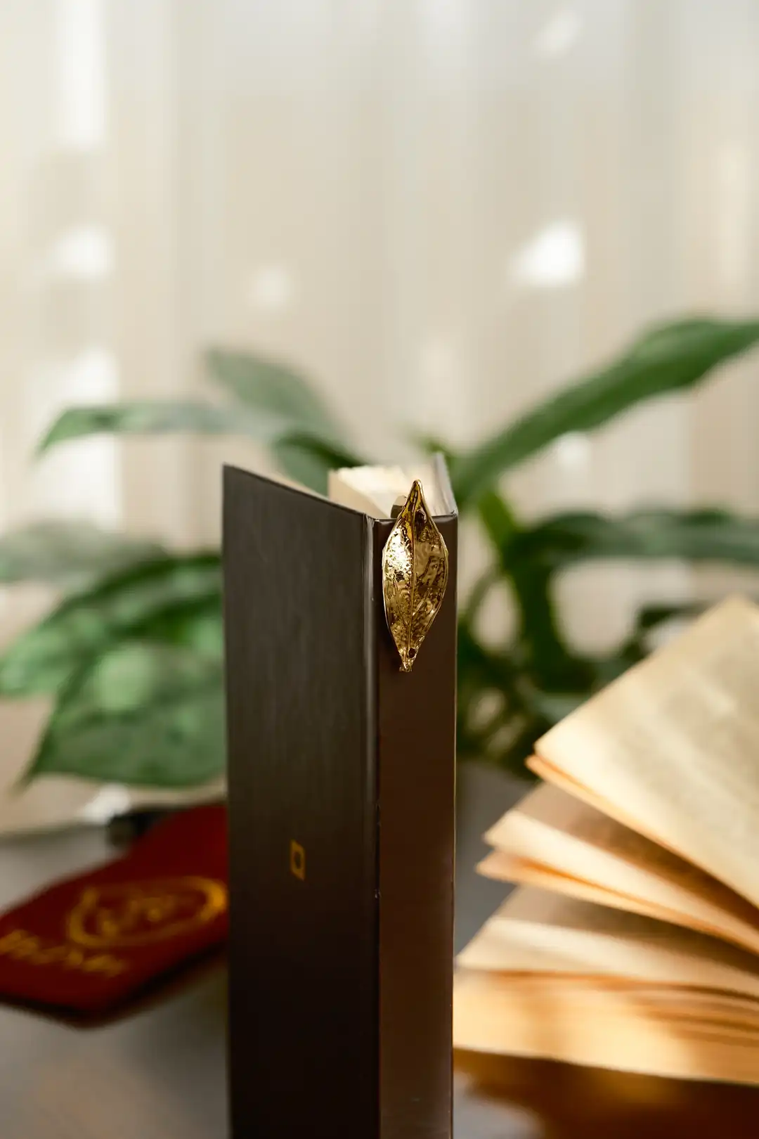 Ürün görseli: Defne Yaprağı Kitap Ayracı